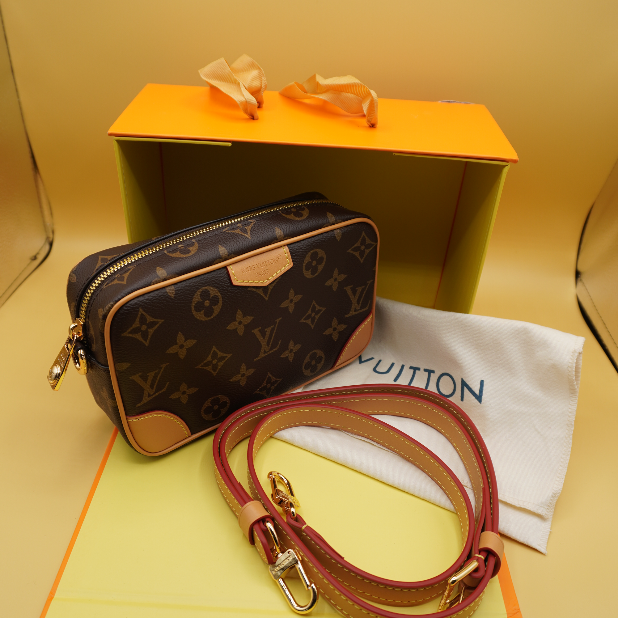 Trocadéro Wearable Wallet | Louis Vuitton