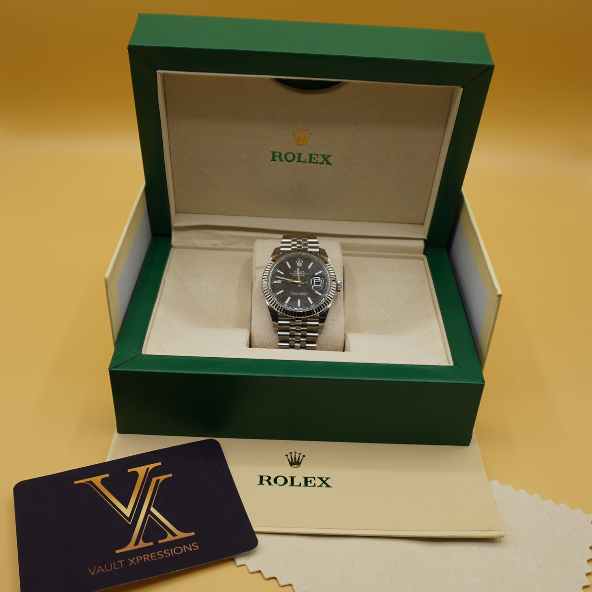 ROLEX ギフトボックスセット Datejust 41 – Fluted Bezel Jubilee Bracelet Black Index Dial